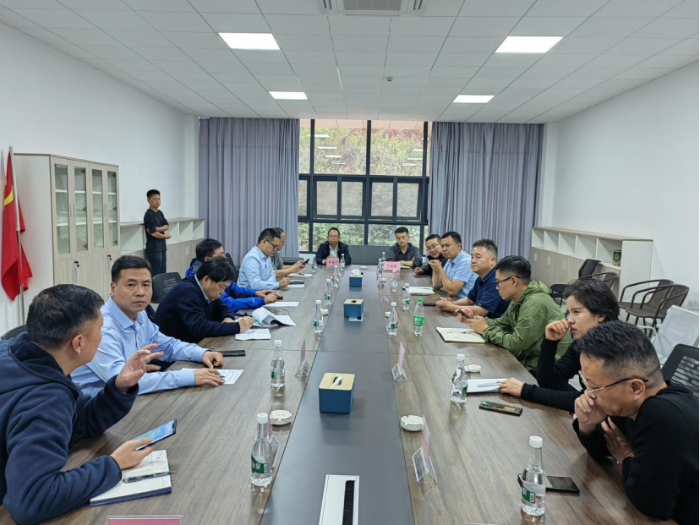 貴州省物流行業(yè)協(xié)會、貴州省外經(jīng)貿(mào)企業(yè)協(xié)會、貴州現(xiàn)代物流產(chǎn)業(yè)集團赴廣西、云南開展商貿(mào)物流專題調研989