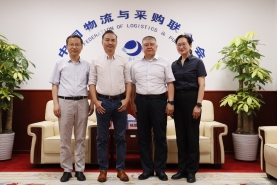 楊國棟會見地中海航運集團中國區(qū)政府關(guān)系副總裁雍虎
